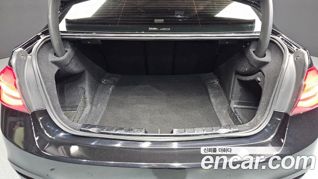 BMW 3-Series 2018 — photo 26