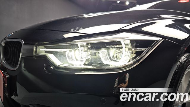 BMW 3-Series 2018 — photo 8