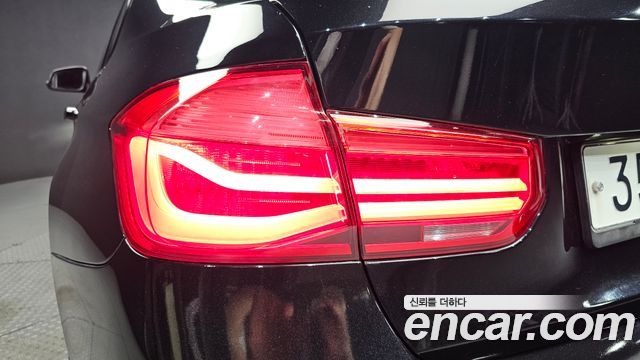 BMW 3-Series 2018 — photo 9
