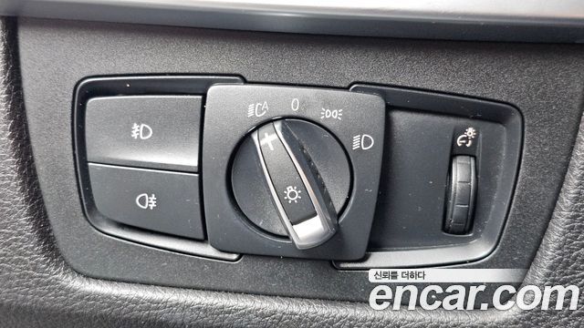 BMW 3-Series 2018 — photo 31
