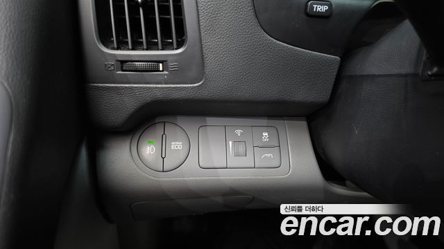 Hyundai Starex 2018 — photo 16