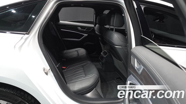 Audi A6 2025 — photo 18