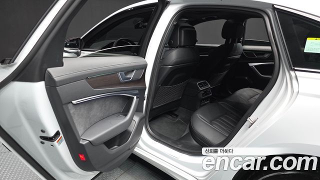 Audi A6 2025 — photo 16