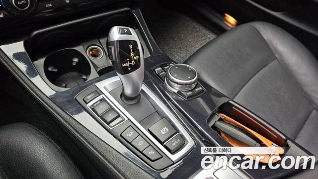 BMW 5-Series 2016 — photo 12