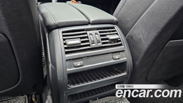 BMW 5-Series 2016 — photo 23