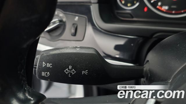 BMW 5-Series 2016 — photo 28