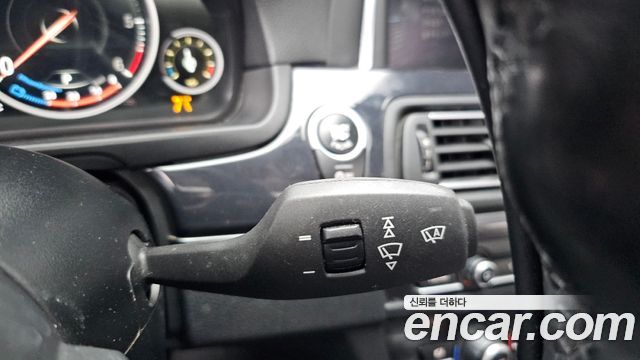 BMW 5-Series 2016 — photo 29