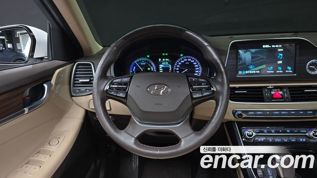 Hyundai Grandeur 2018 — photo 18