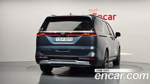 Kia Canival 2021 — photo 4