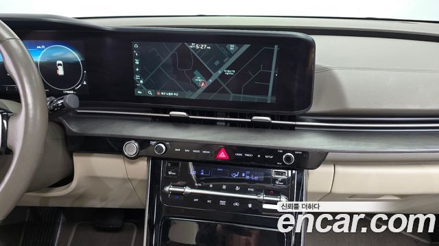 Kia Canival 2021 — photo 17