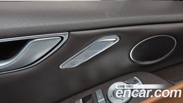 Genesis G80 2022 — photo 28