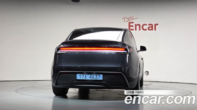 Tesla Model Y 2026 — photo 4