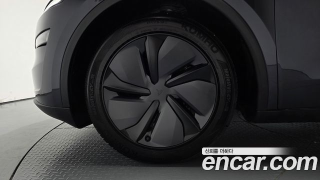 Tesla Model Y 2026 — photo 5