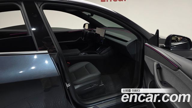 Tesla Model Y 2026 — photo 17