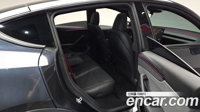 Tesla Model Y 2026 — photo 18