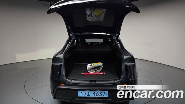 Tesla Model Y 2026 — photo 26