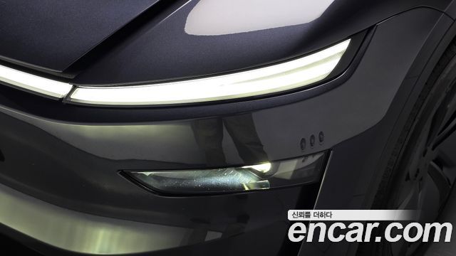 Tesla Model Y 2026 — photo 8
