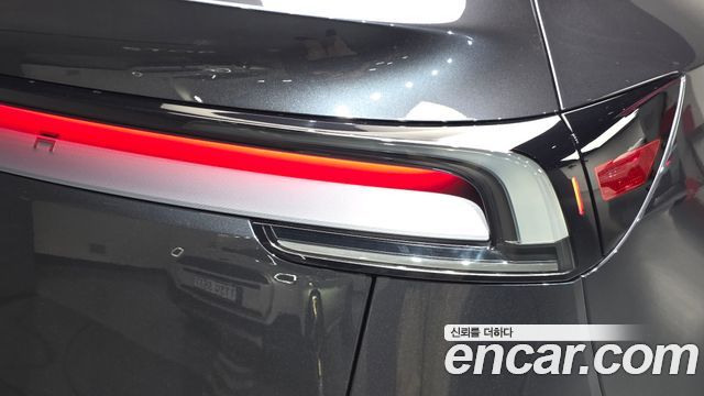 Tesla Model Y 2026 — photo 9