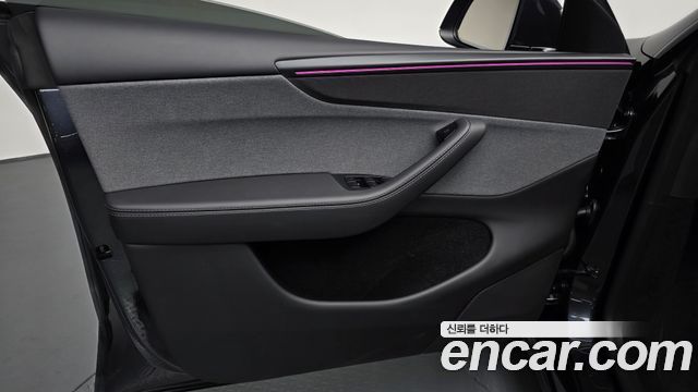 Tesla Model Y 2026 — photo 14