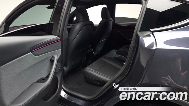 Tesla Model Y 2026 — photo 16