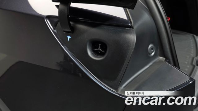Tesla Model Y 2026 — photo 35