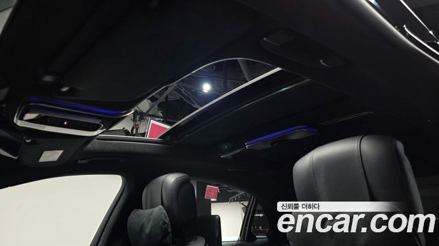 Mercedes-Benz S-Class 2022 — photo 23