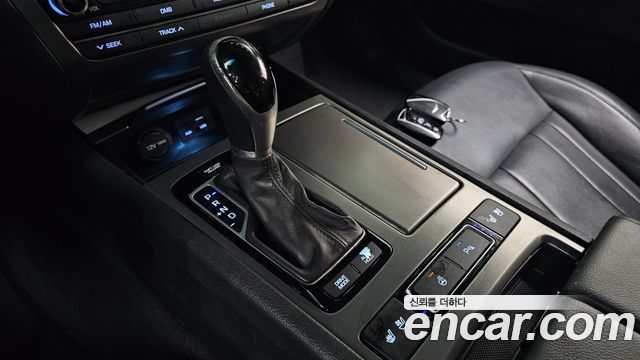 Hyundai Genesis 2016 — photo 12
