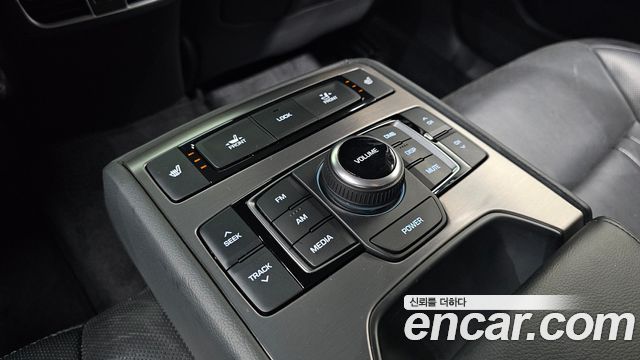 Hyundai Genesis 2016 — photo 23