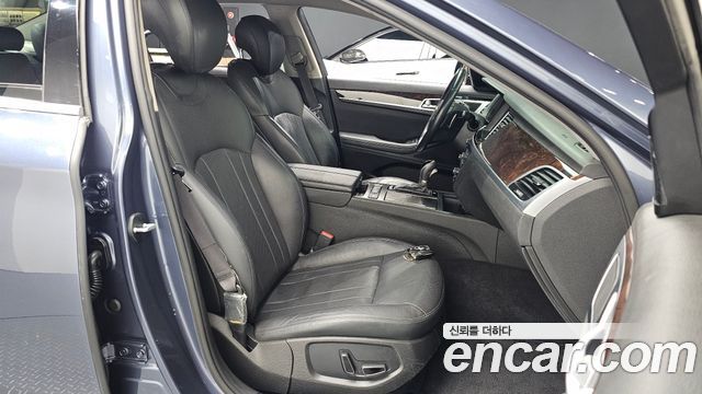 Hyundai Genesis 2016 — photo 16