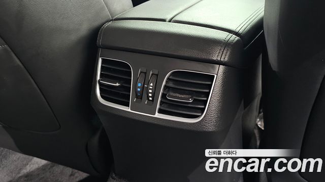 Hyundai Genesis 2016 — photo 28