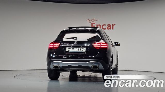 Mercedes-Benz GLA-Class 2018 — photo 4