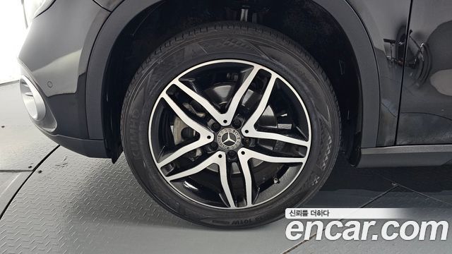 Mercedes-Benz GLA-Class 2018 — photo 5