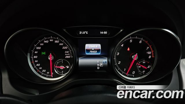 Mercedes-Benz GLA-Class 2018 — photo 11