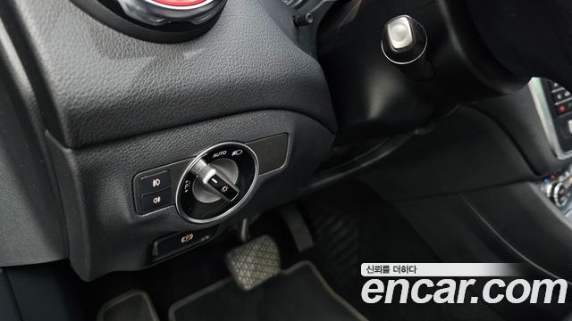Mercedes-Benz GLA-Class 2018 — photo 20