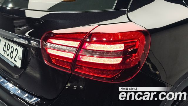 Mercedes-Benz GLA-Class 2018 — photo 9