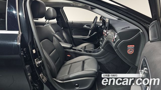 Mercedes-Benz GLA-Class 2018 — photo 16