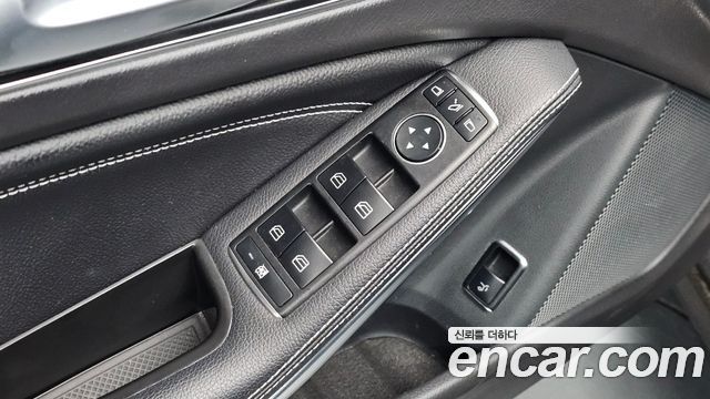 Mercedes-Benz GLA-Class 2018 — photo 29