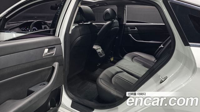 Hyundai Sonata 2017 — photo 18