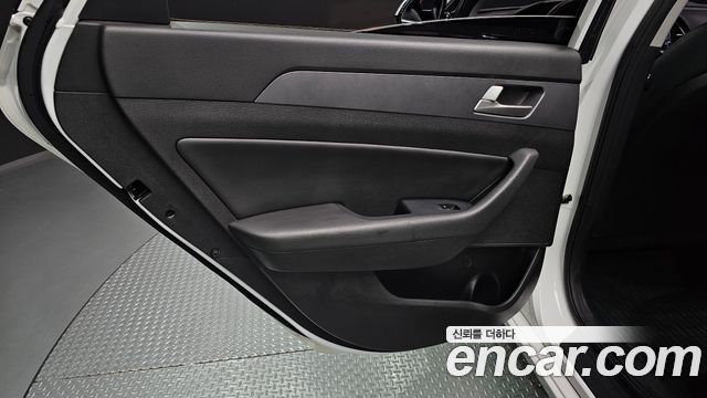 Hyundai Sonata 2017 — photo 15