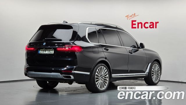 BMW X7 2022 — photo 2