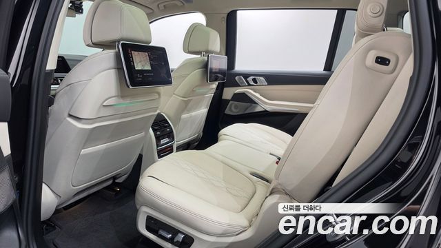 BMW X7 2022 — photo 17
