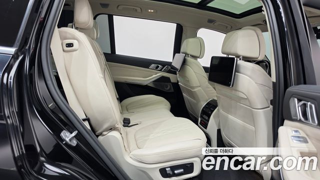 BMW X7 2022 — photo 29