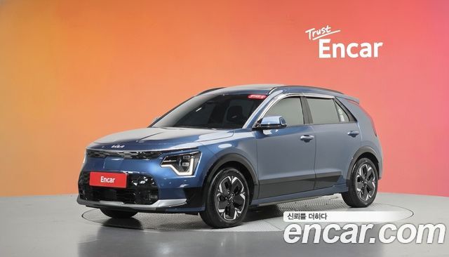 Kia Niro 2023 — photo 1