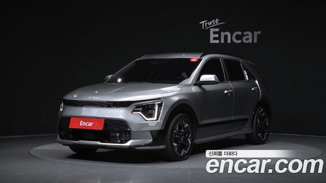 Kia Niro 2023 — photo 1