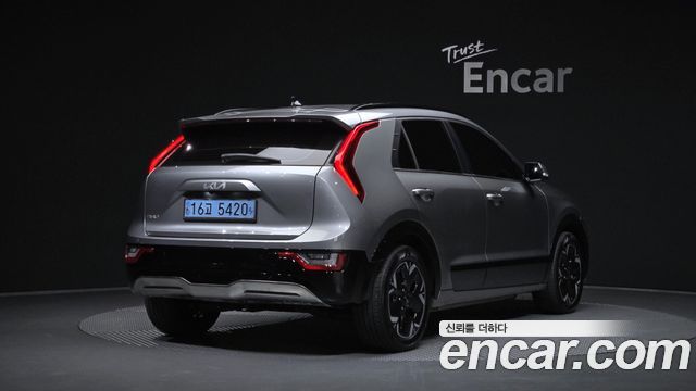 Kia Niro 2023 — photo 2