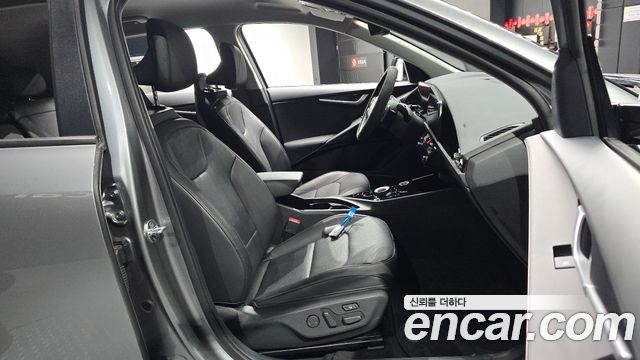 Kia Niro 2023 — photo 18