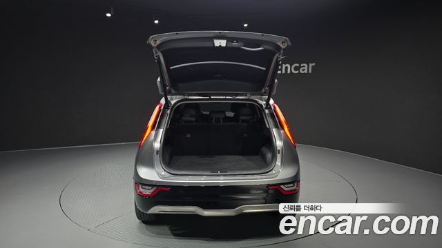 Kia Niro 2023 — photo 35