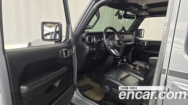 Jeep Wrangler 2018 — photo 13