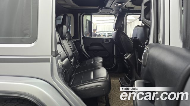 Jeep Wrangler 2018 — photo 17
