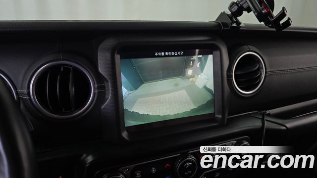 Jeep Wrangler 2018 — photo 22